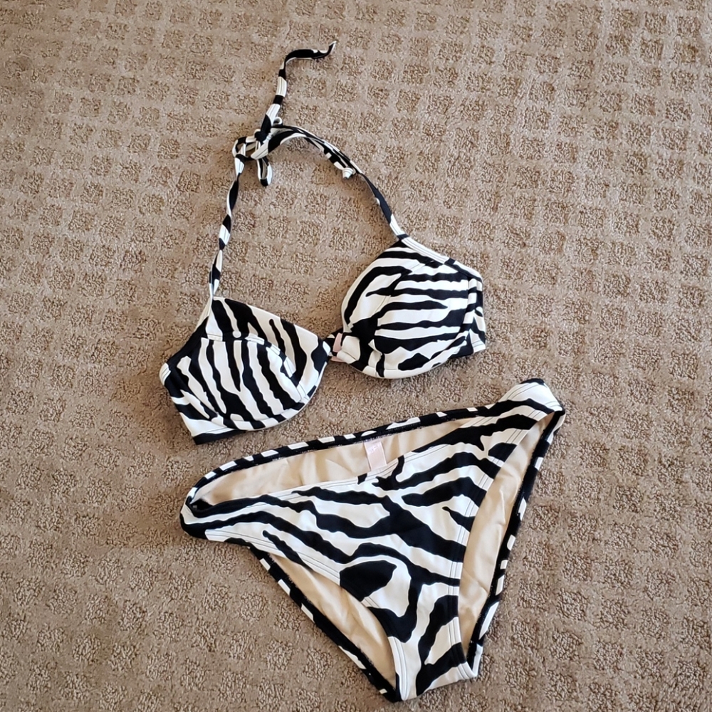 VS Bikini (please read sizing)